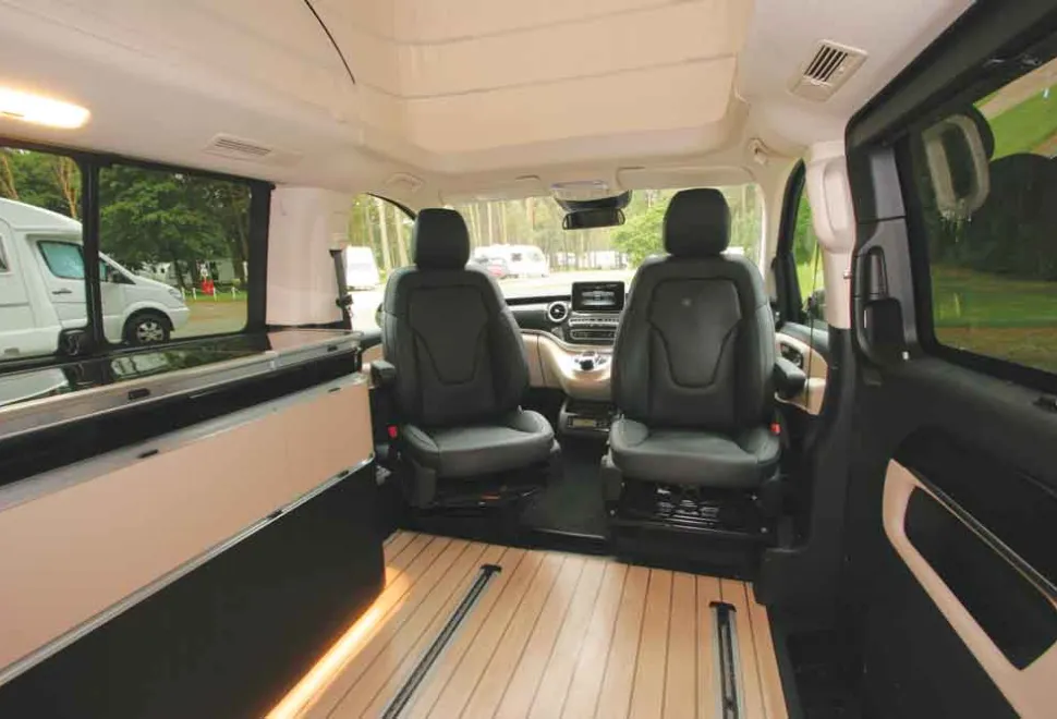 FrontSeats_IMG_1296-13248