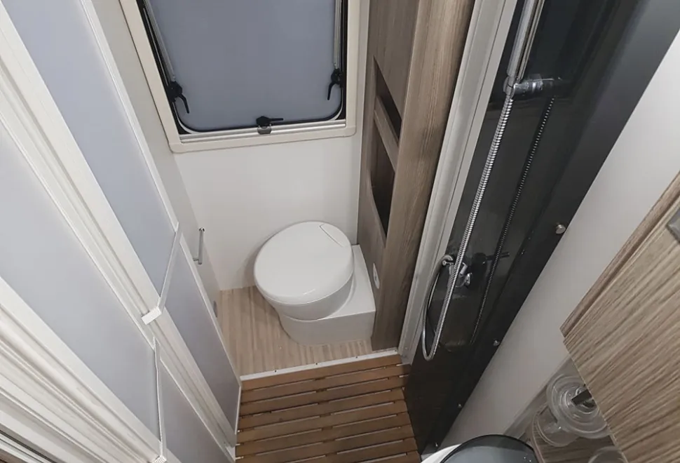 Mileo-washroom-07989