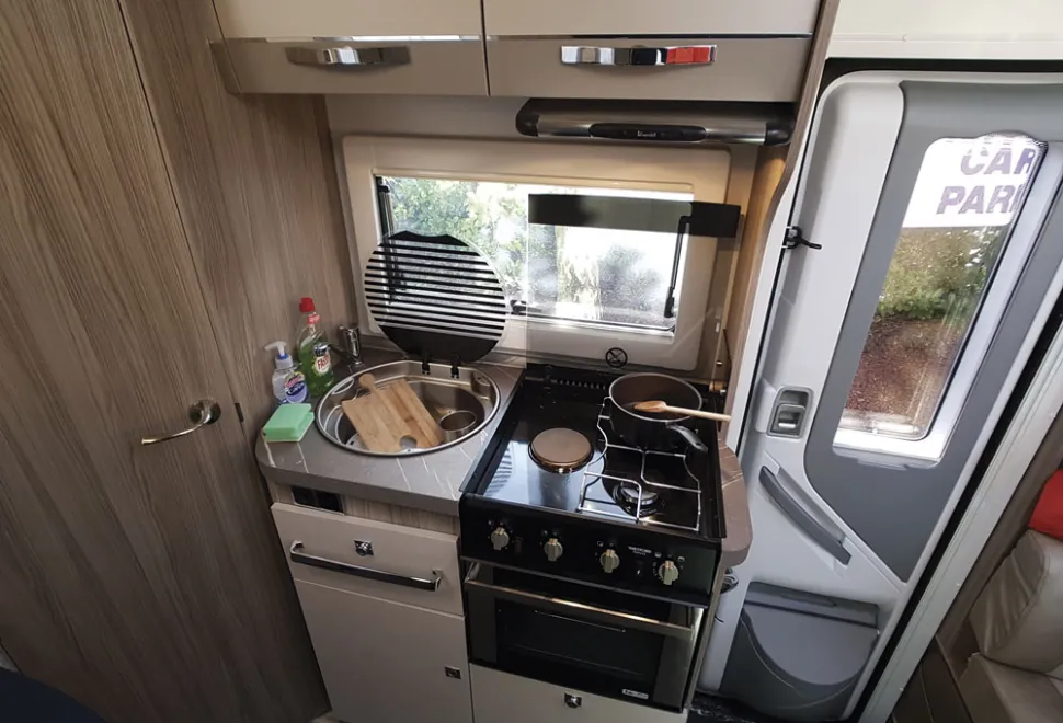 Mileo-kitchen-61519