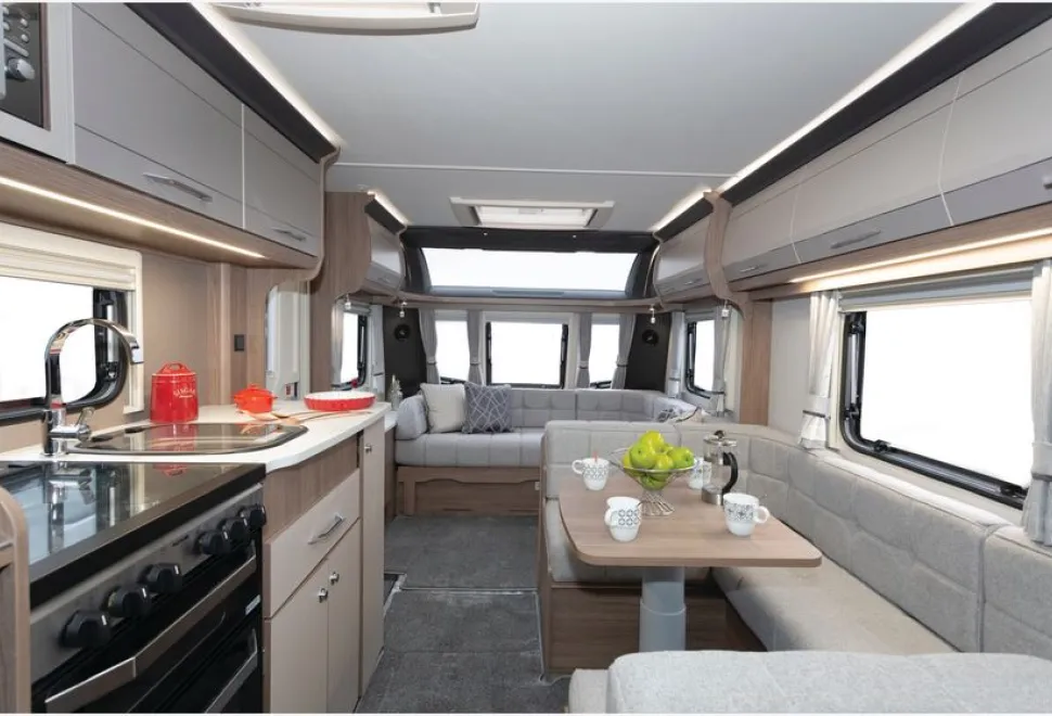 Coachman-Acadia-660-Xtra-interior-(credit-Richard-Chapman)-94613