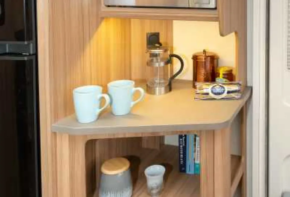 The-microwave-is-at-a-height-that-most-people-will-find-convenient-40291