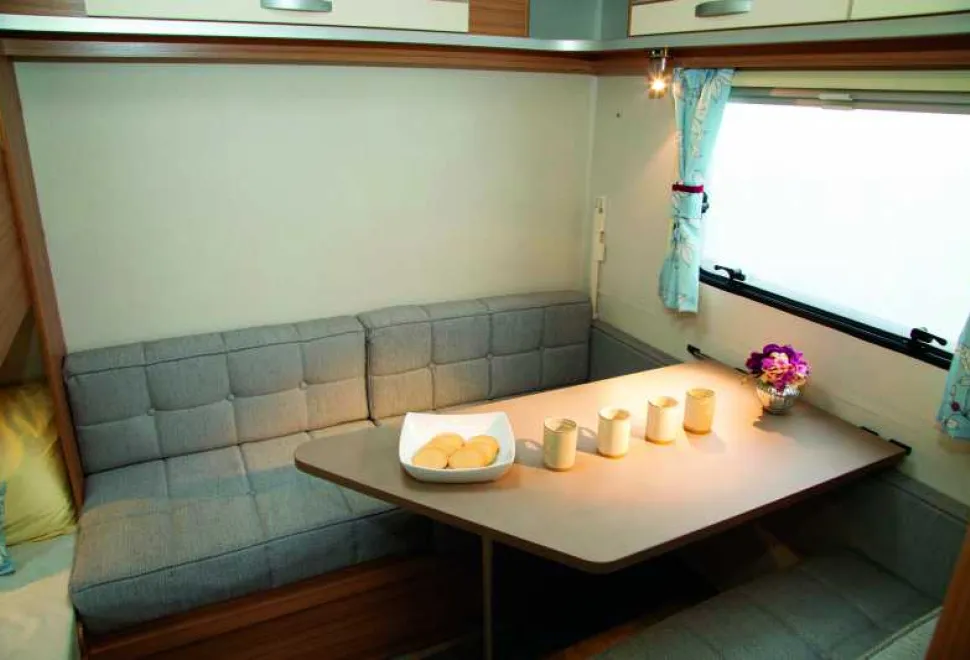 Three-or-four-little-caravanners-can-eat-here-in-their-own-secluded-room-46463
