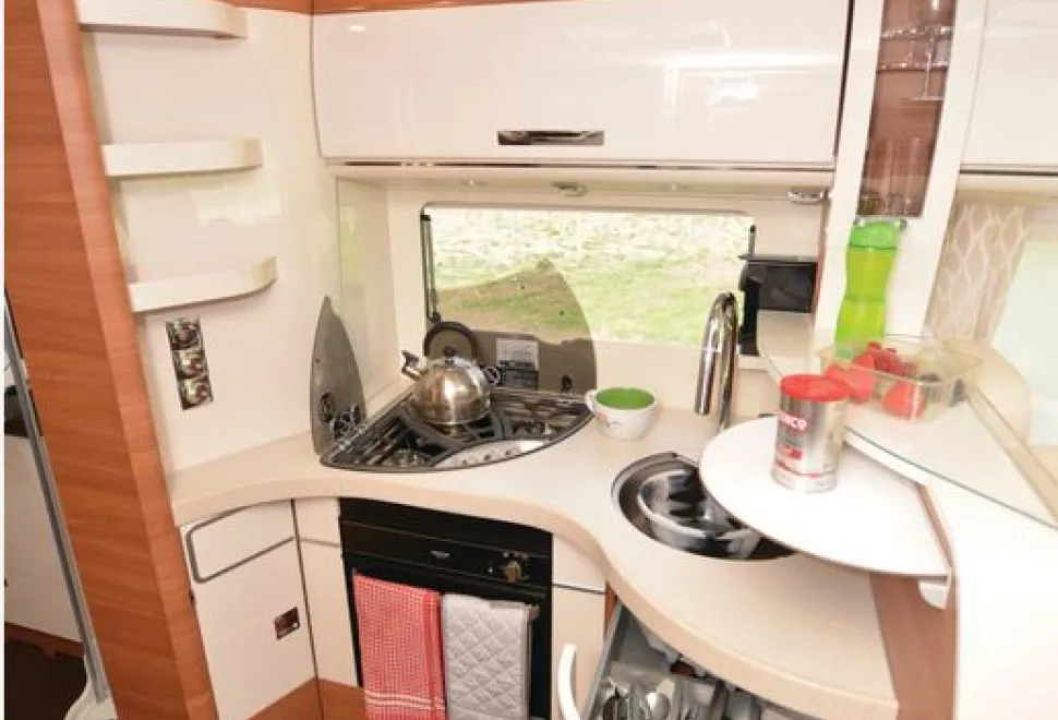 Carthago-Chic-C-line-I-6.2-XL-QB-kitchen-01752