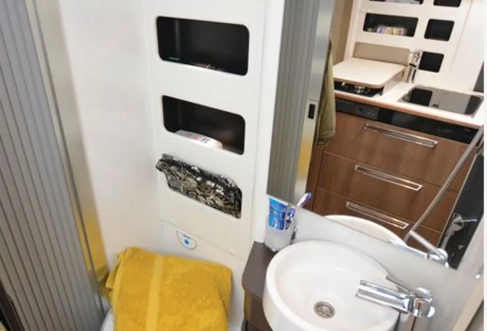 Dreamer-D51-Select-campervan-washroom-03361