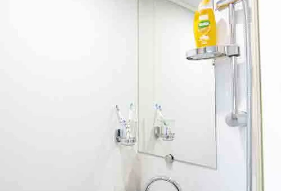 Elddis-washroom-24014