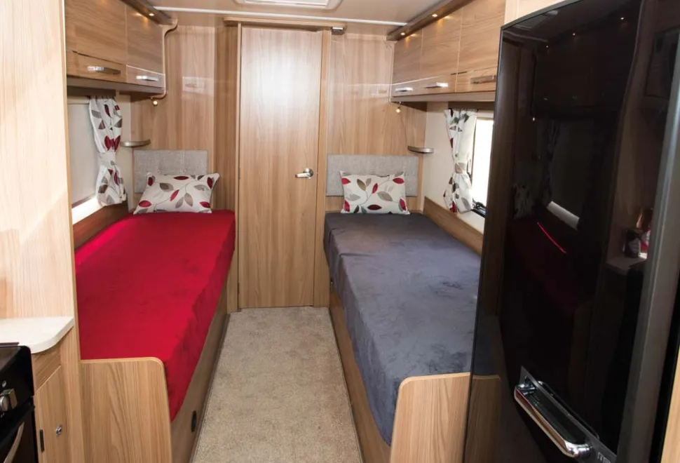 The-nearside-bed-is-1.9m-long;-the-offside-one-is-1-42754