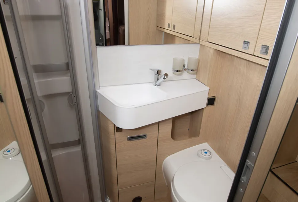 Hymer-B-MC-washroom-13467