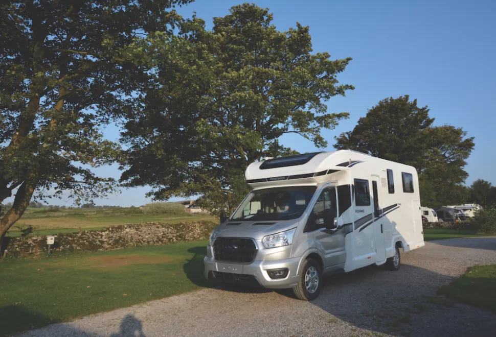 Adamo-754I-exterior-46539
