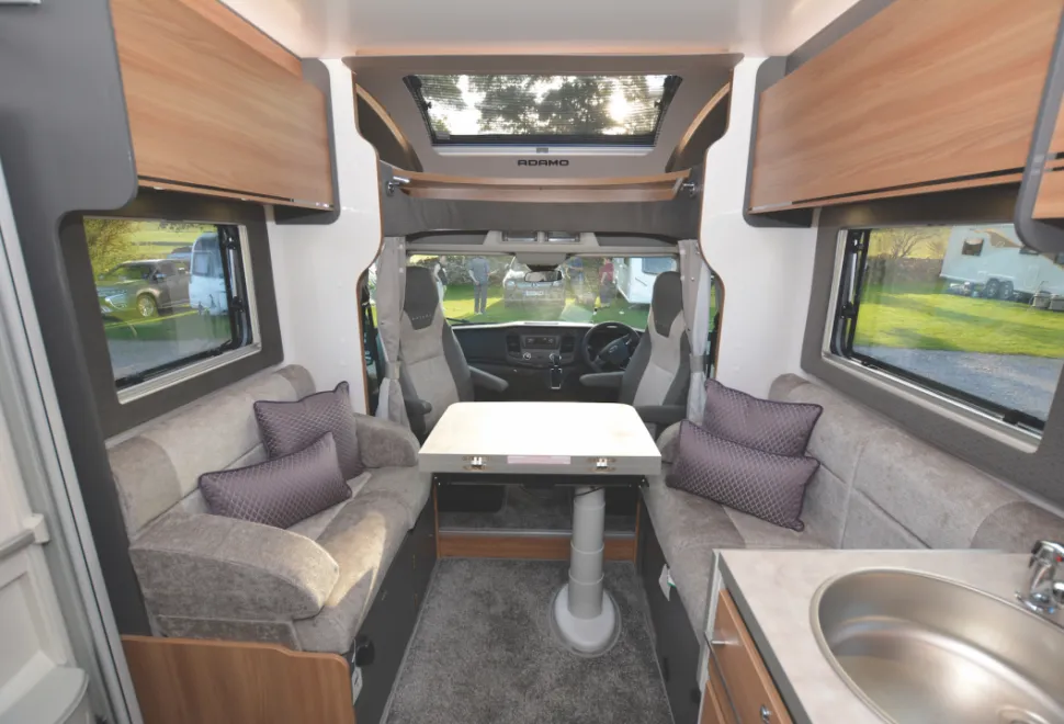 Adamo-754i-lounge-21196
