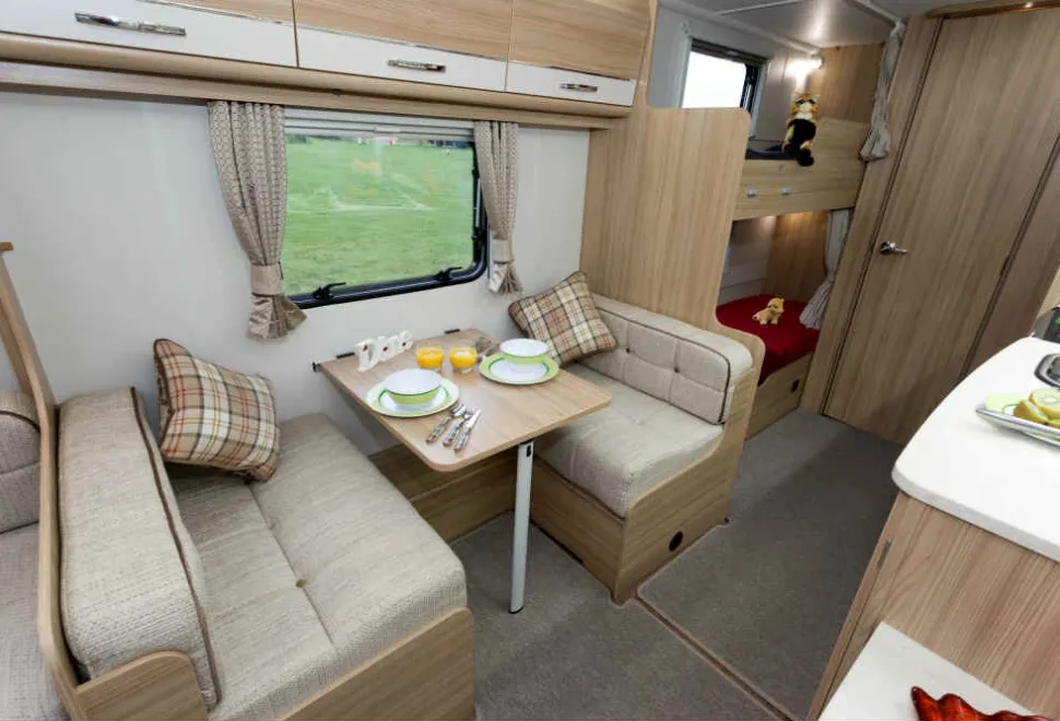 Wide-enough-for-four-little-caravanners-to-eat-here-87225