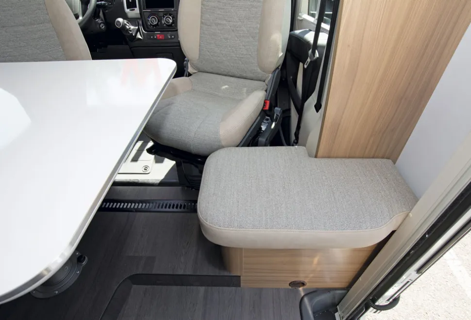 Adria-Matrix-cab-03820