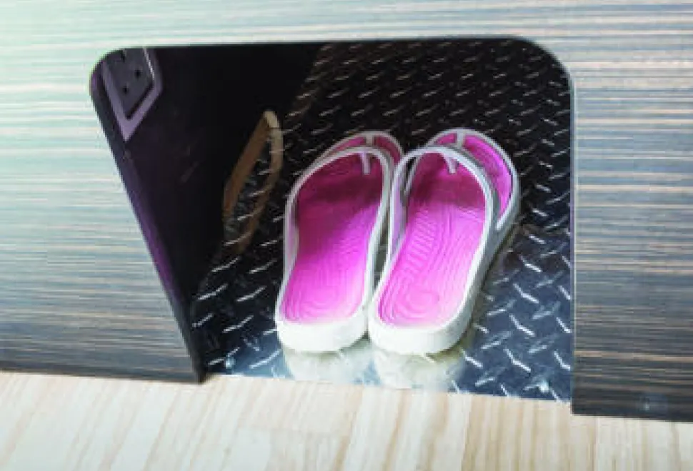 Brilliant-storage-solution-for-shoes,-alongside-the-door-w350-68227