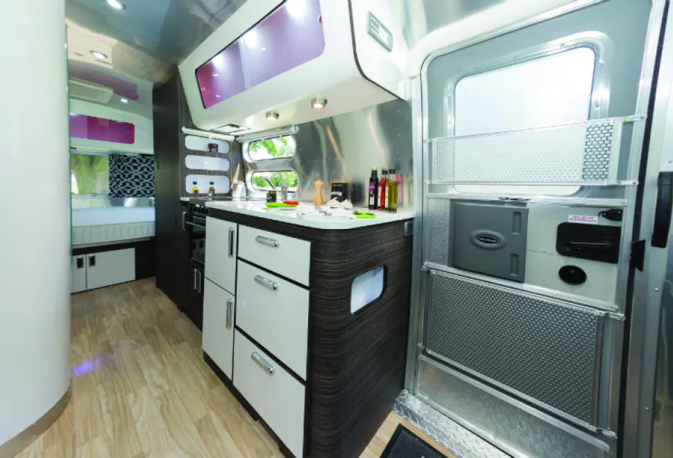 An-industrial-looking-door-with-built-in-flyscreen-w800-68935