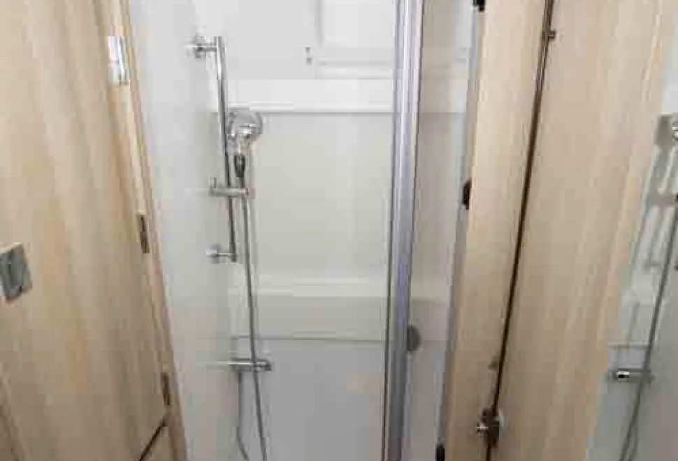 Dreamer-shower-30472