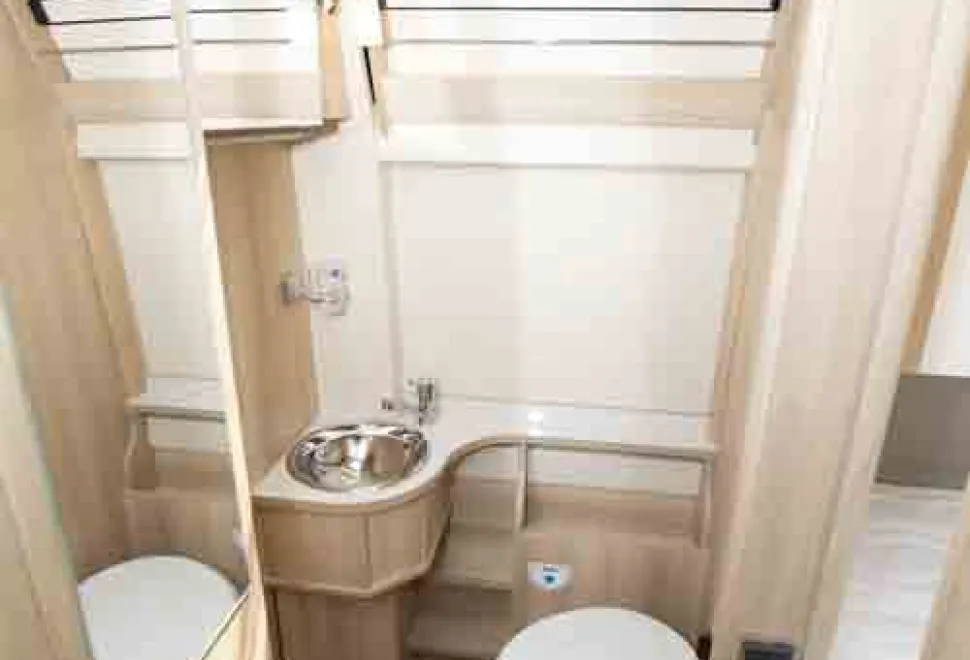 Dreamer-washroom-59113