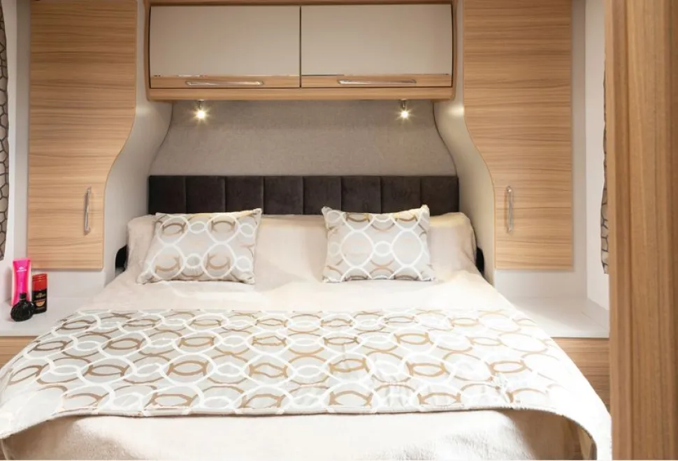 The Bailey Alicanto Grande Porto twin-axle caravan bedroom