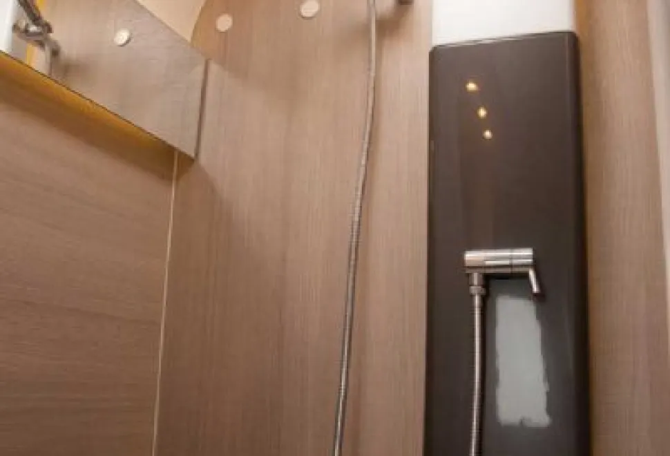 rhp_caravan_shower