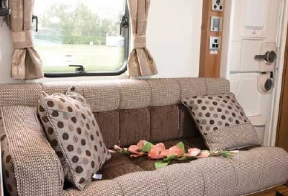 rhp_caravan_settee