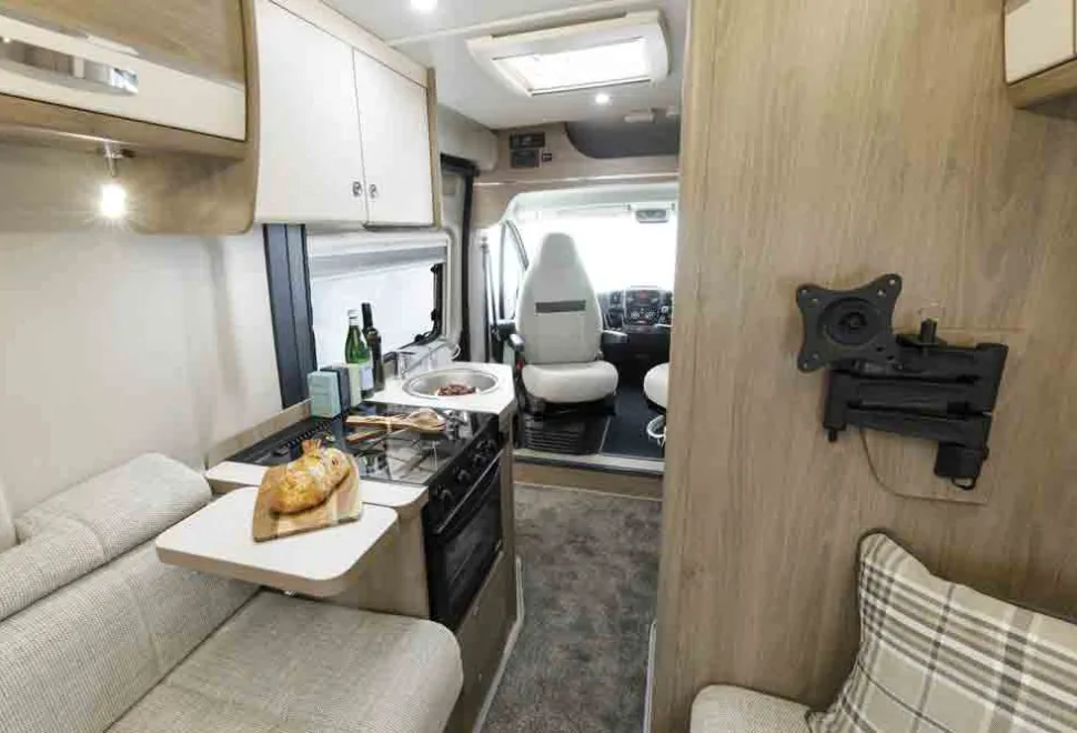 Compass-Avantgarde-kitchen-and-cab-84501