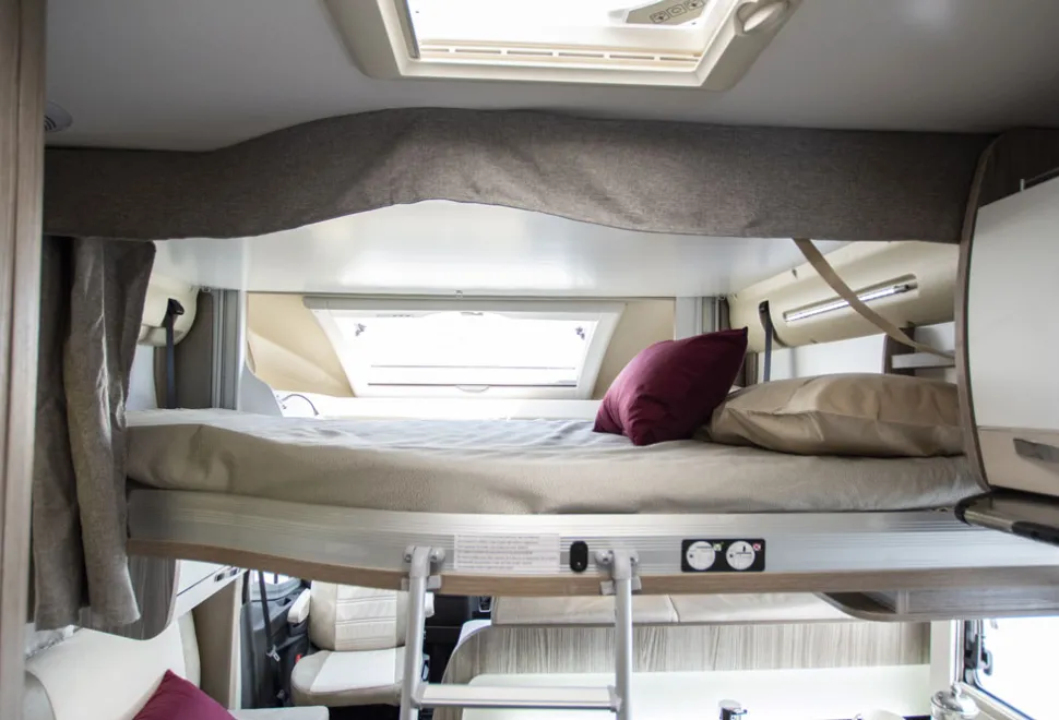 482_Front_Dropdown_Bed-71551