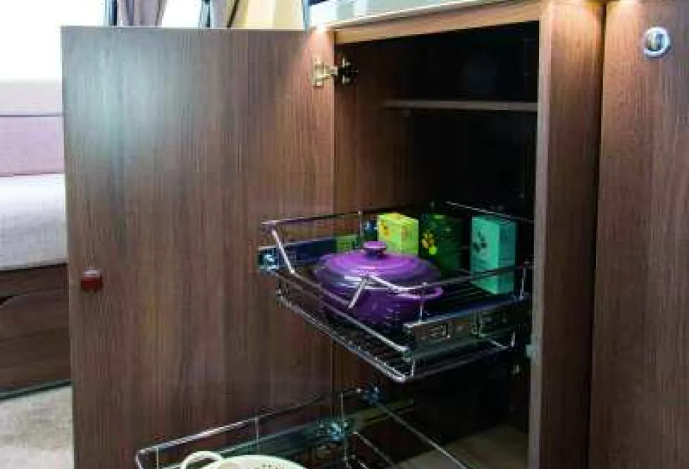 The-pull-out-basket-style-shelves-are-very-substantially-constructed-39359