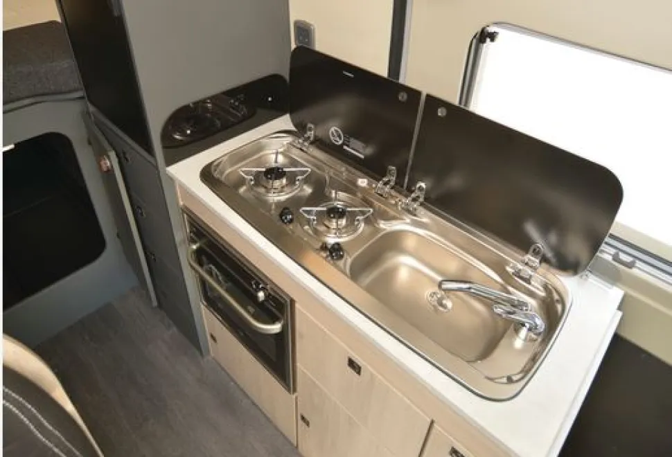 Auto-Trail-Expedition-68-campervan-kitchen-11020