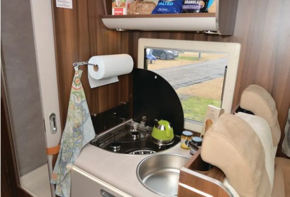 Rimor Super Brig 95 Plus low-profile motorhome kitchen part one