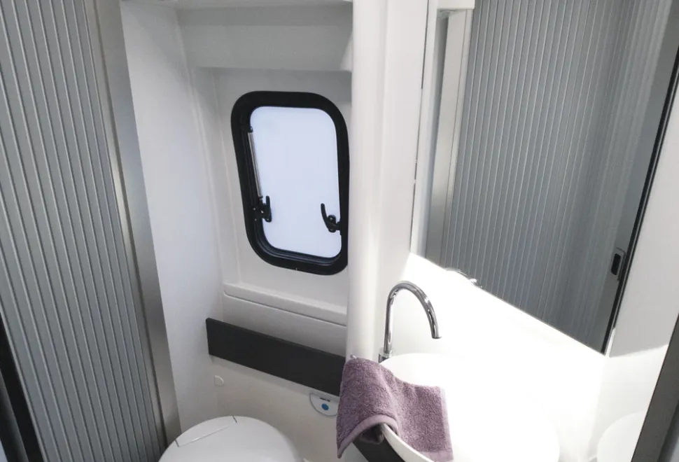 Adria-Twin-washroom-19143