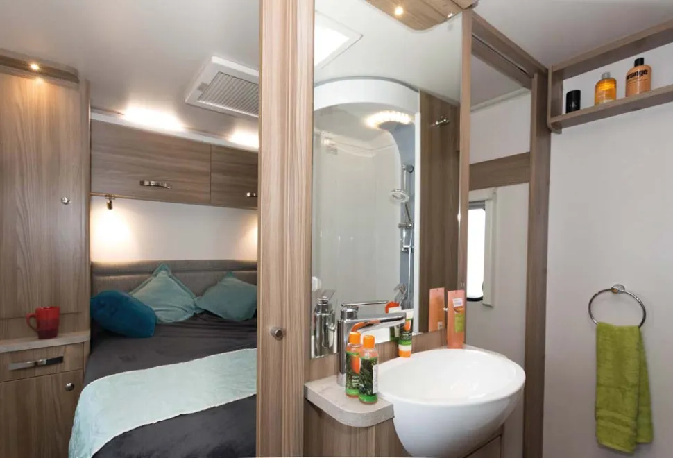 You-can-open-either,-or-both,-of-the-sliding-doors-between-the-bedroom-and-the-shower-room-47551
