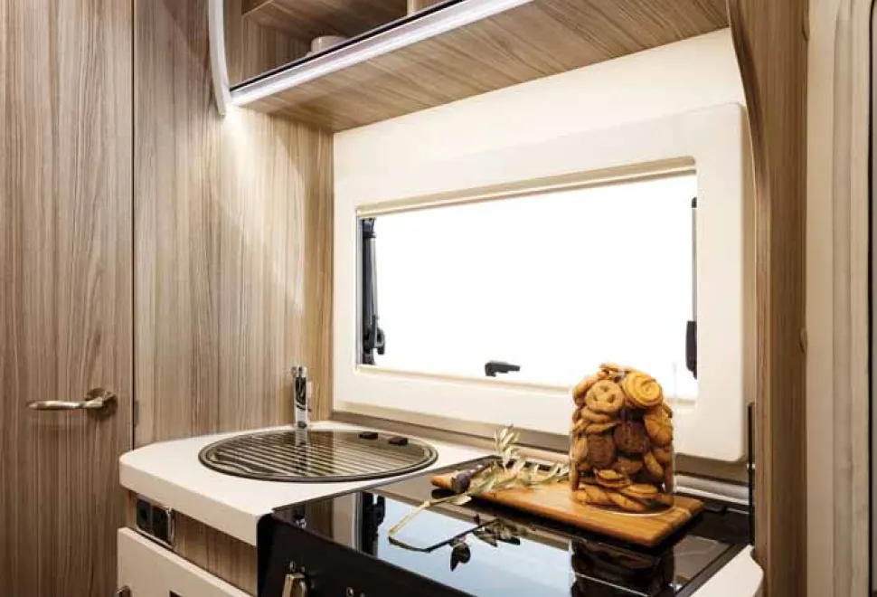 Benimar-Primero-331-kitchen-18002