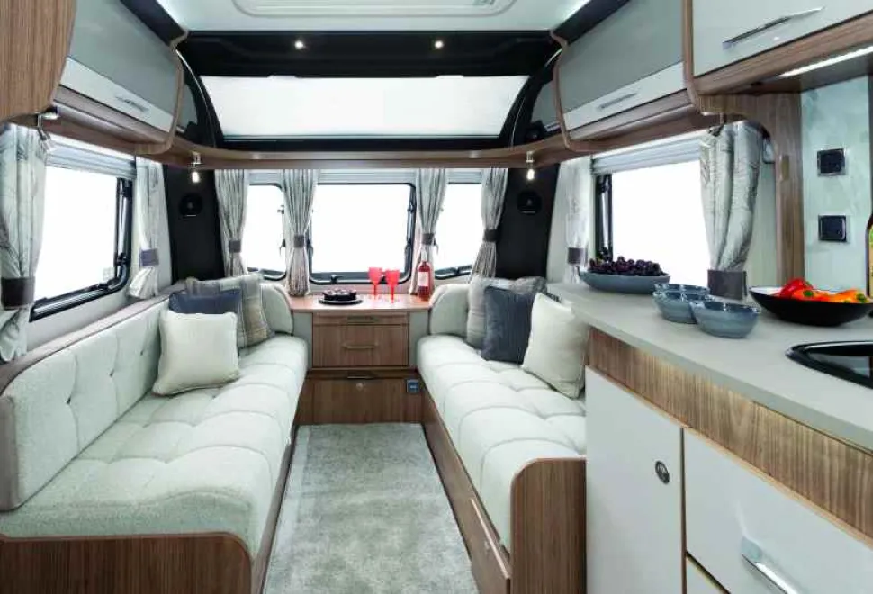 A-luxurious-lounge-with-sprung-upholsltery-and-a-full-width-rooflight-96993