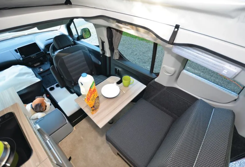 Wheelhome-Vikenze-III-e-interior-09112