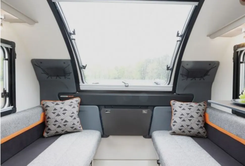 Basecamp-lounge-51220
