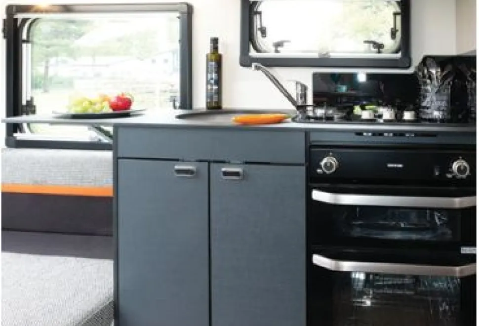 Basecamp-kitchen-49626