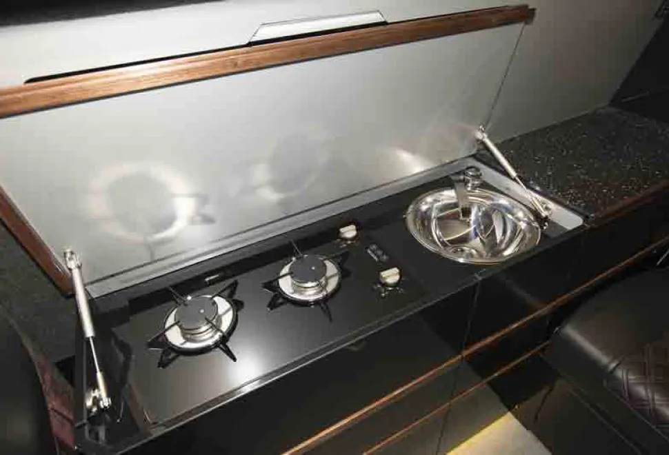 Hillside-Birchover-hob-62233