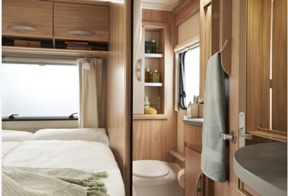 Eriba-Nova-Light-465-washroom-courtesy-of-Erwin-Hymer-Group-23292