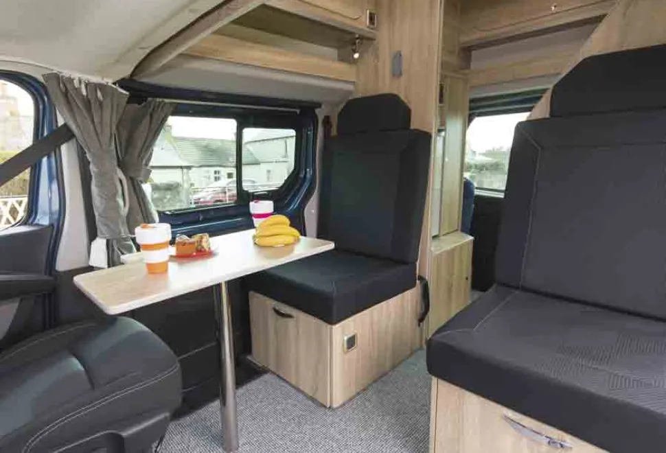 Fifer-Combi-interior-09044
