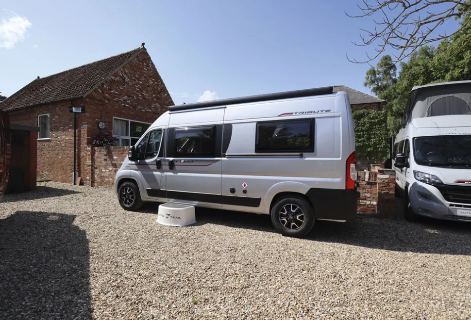 Auto-Trail-Tribute-660-exterior-00865