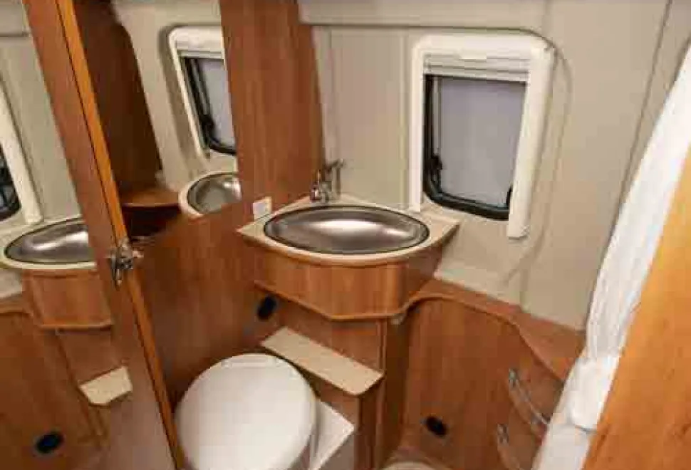 Globescout-Plus-washroom-66841