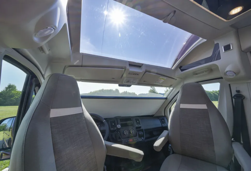 Globecar-Summit-cab-seats-34503