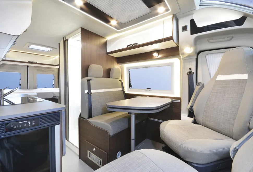 Globecar-Summit-interior-70410