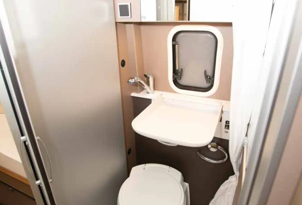 WC-and-washroom-in-The-new-Burstner-City-Car-Harmony-Line-C-603-campervan-07113