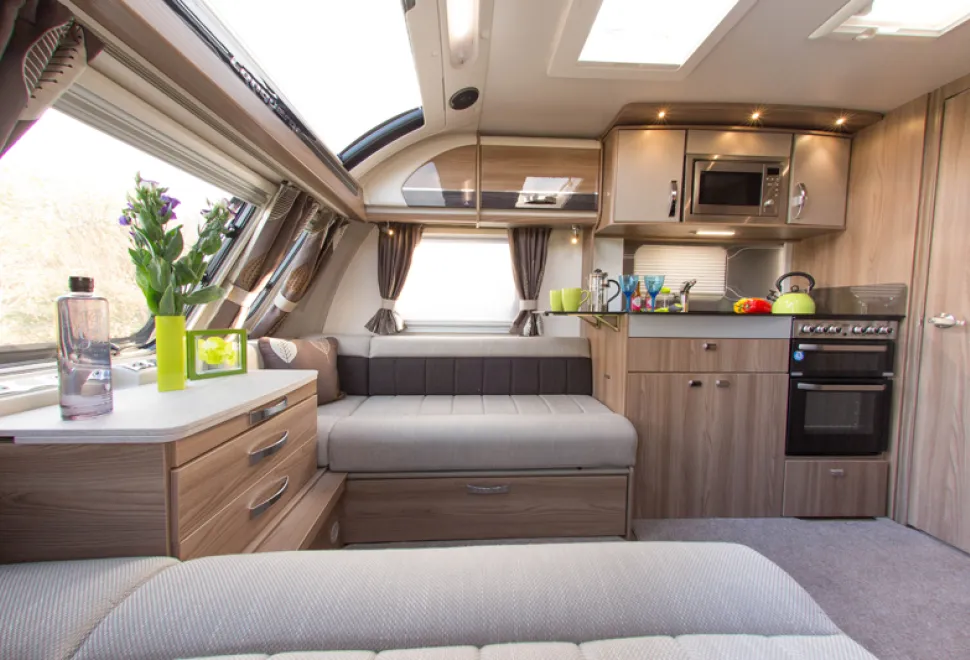web-2-The-front-half-of-the-560-looks-a-big-space-from-this-angle!-20796