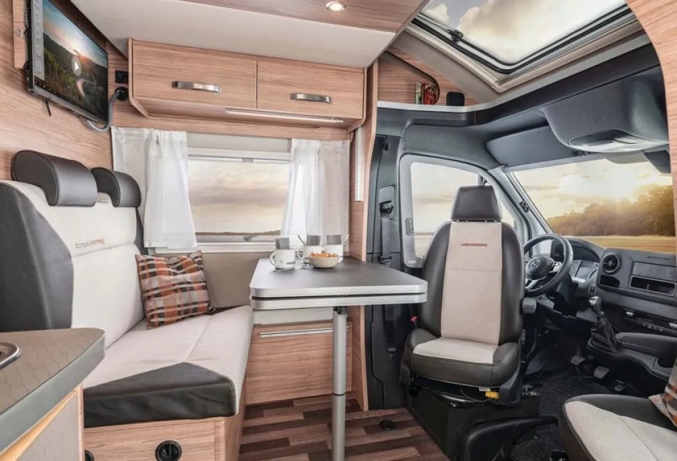 Weinsberg-CaraCompact-Suite-MB-640-cab-credit-Weinsberg-73476