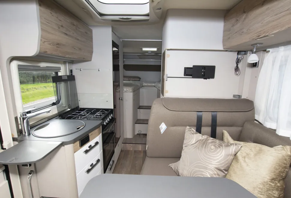 Hymer-Exsis-i-580-interior-07921