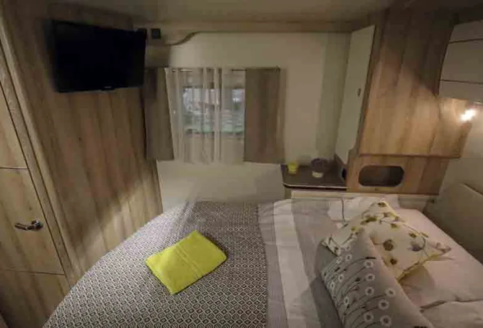 Giottiline-island-bed-75600