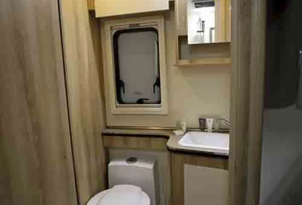 Giottiline-washroom-45610