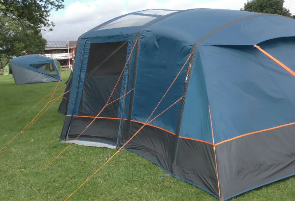 Side view of Vango Vesta Air 850XL (picture by Iain Duff)