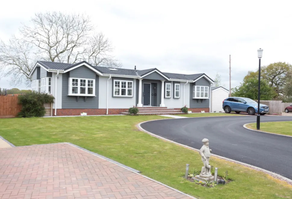 Warren Park home