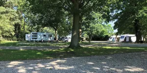 castle-howard-lakeside-campsite-image-2